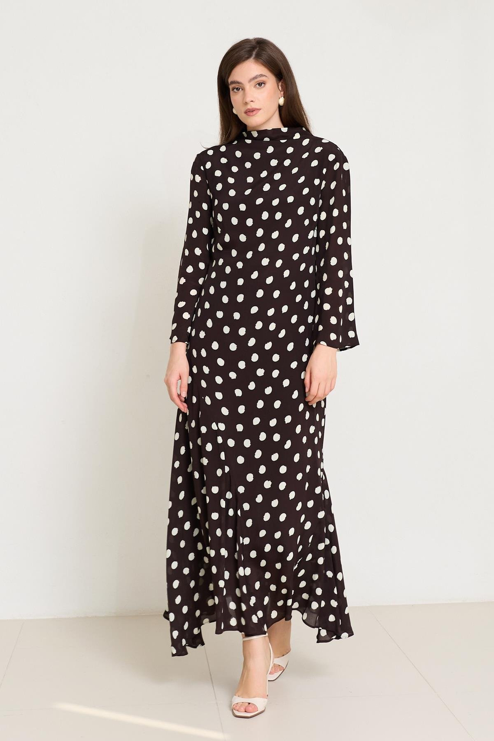 Kahve-Ekru Belden Oturtmalı Yaka Ve Kol Detaylı Puantiyeli Elbise Kadın Günlük Elbise modelleri