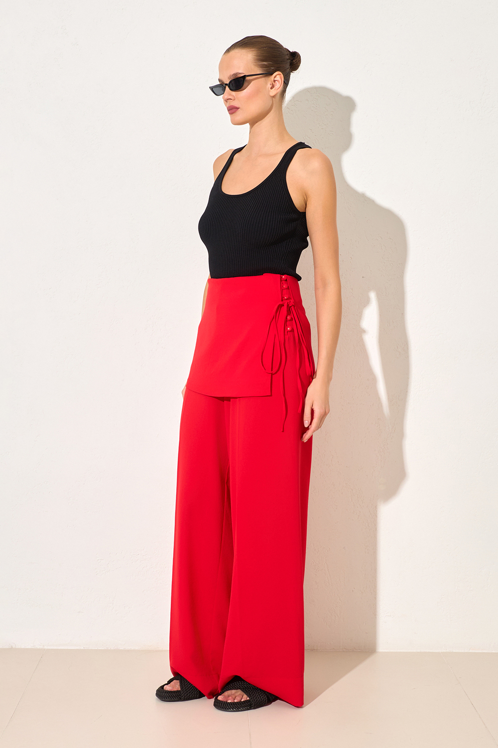 Kırmızı Bel Detaylı Rahat Kesim Pantolon Kadın Pantolon modelleri