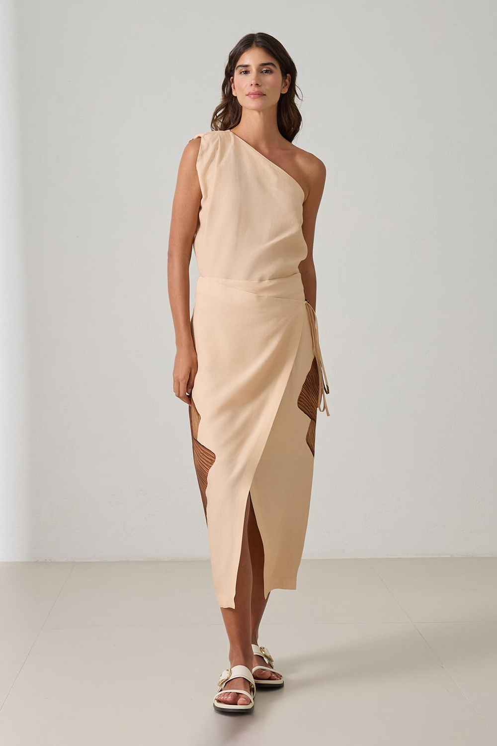 Koyu Bej Asimetrik Kapama Bağlama Detaylı Desenli Midi Boy Etek Kadın Etek modelleri