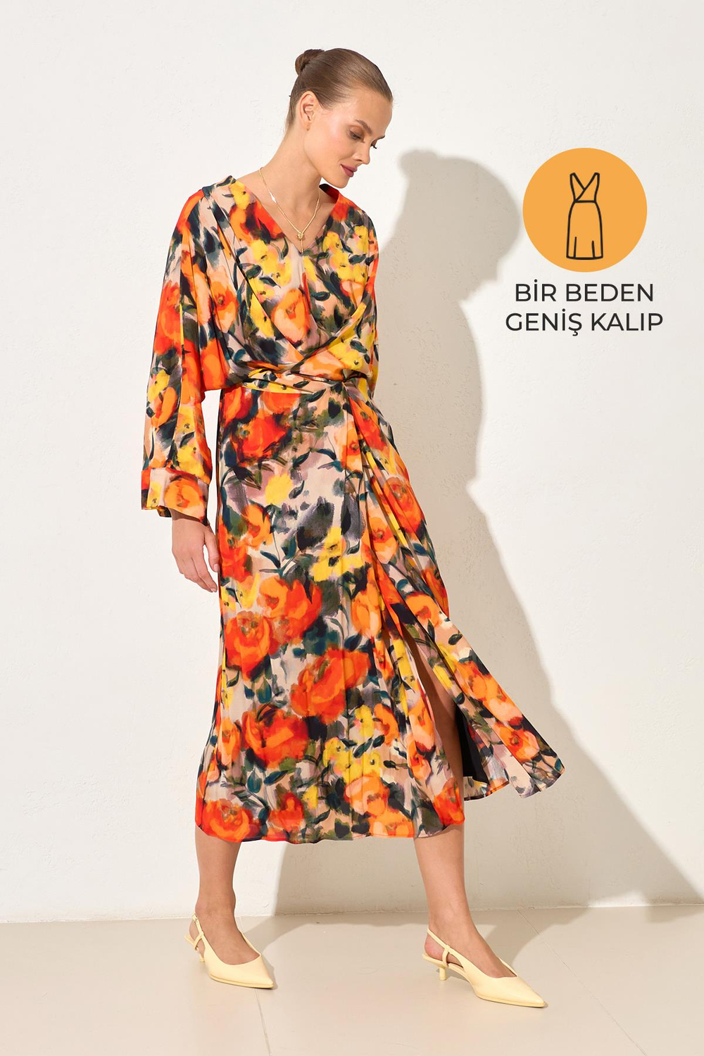 Oranj V Yaka Kol Ve Bağlama Detaylı Desenli Elbise Kadın Günlük Elbise modelleri