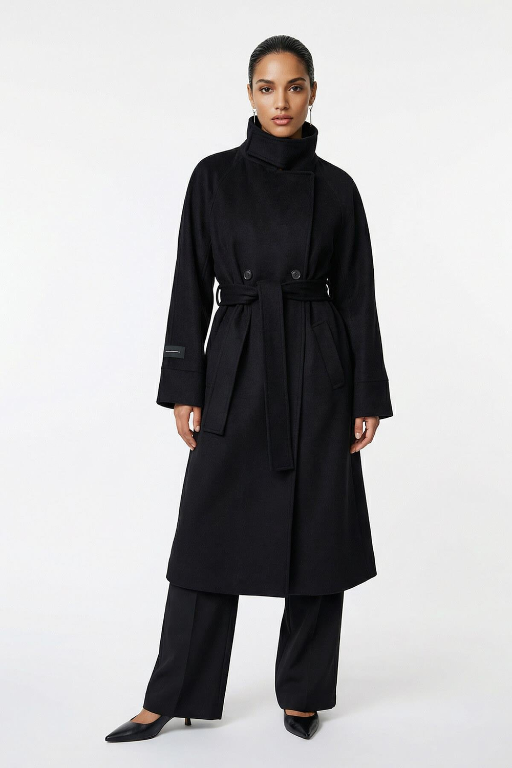 Siyah Boyundan Kemer Ve Bağlama Detaylı Uzun Kaban Kadın Kaban modelleri