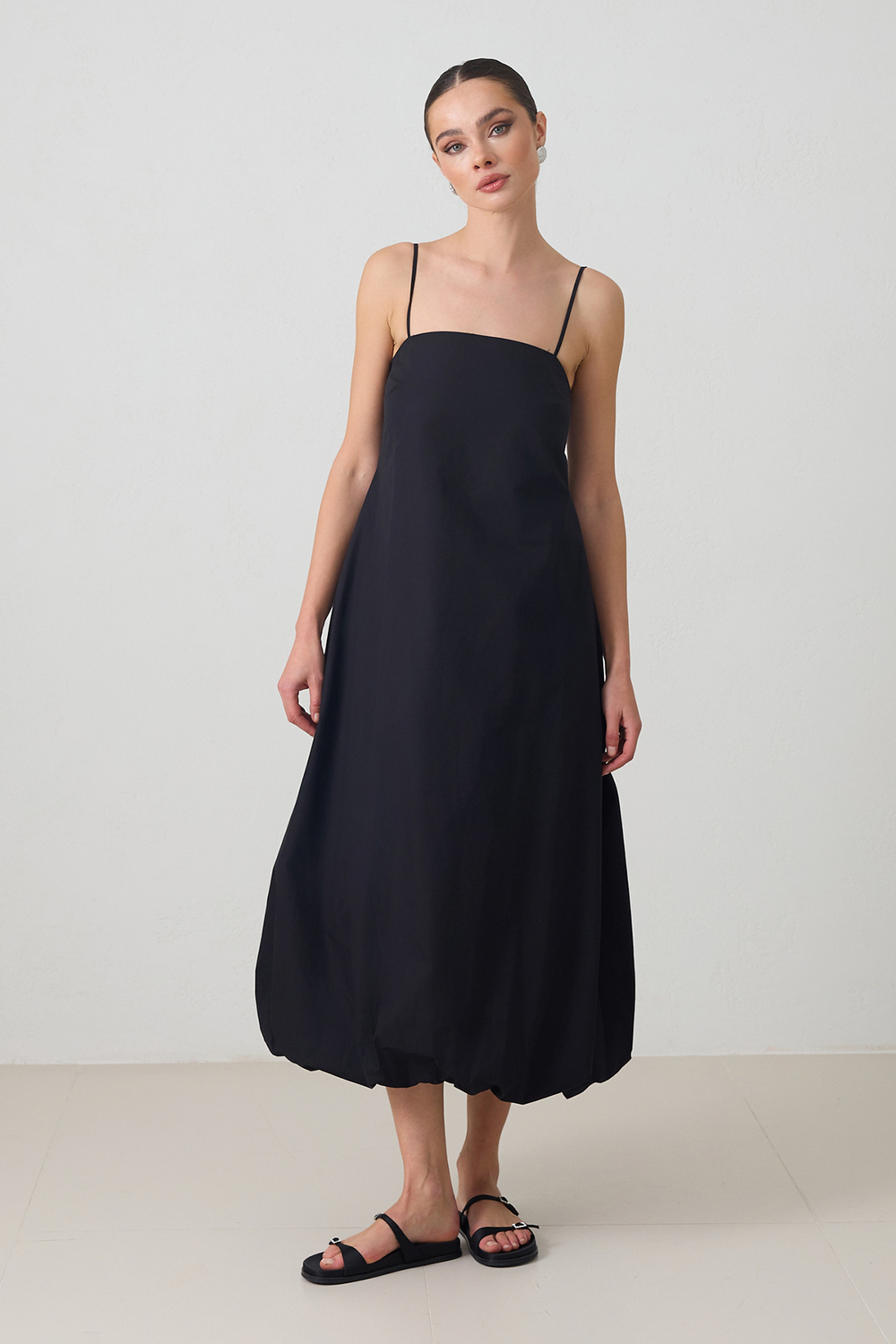 Siyah Pamuklu İp Askılı Rahat Kesim Balon Elbise Kadın Günlük Elbise modelleri