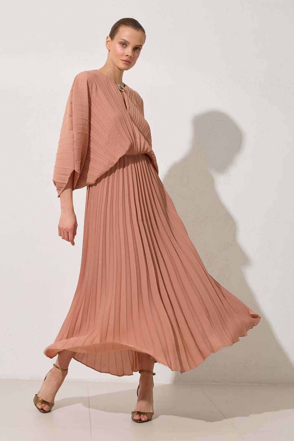 Somon Piliseli Yaka Detaylı Belden Oturtmalı Elbise Kadın Günlük Elbise modelleri