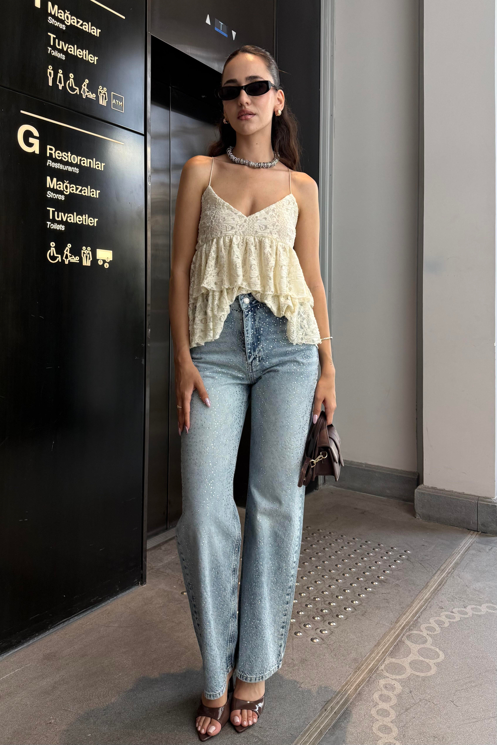 Açık Mavi Dağınık Taşlı Premium Jean - Kadın Jean Modelleri - Nazliye Moda | Kadın Giyim Modası
