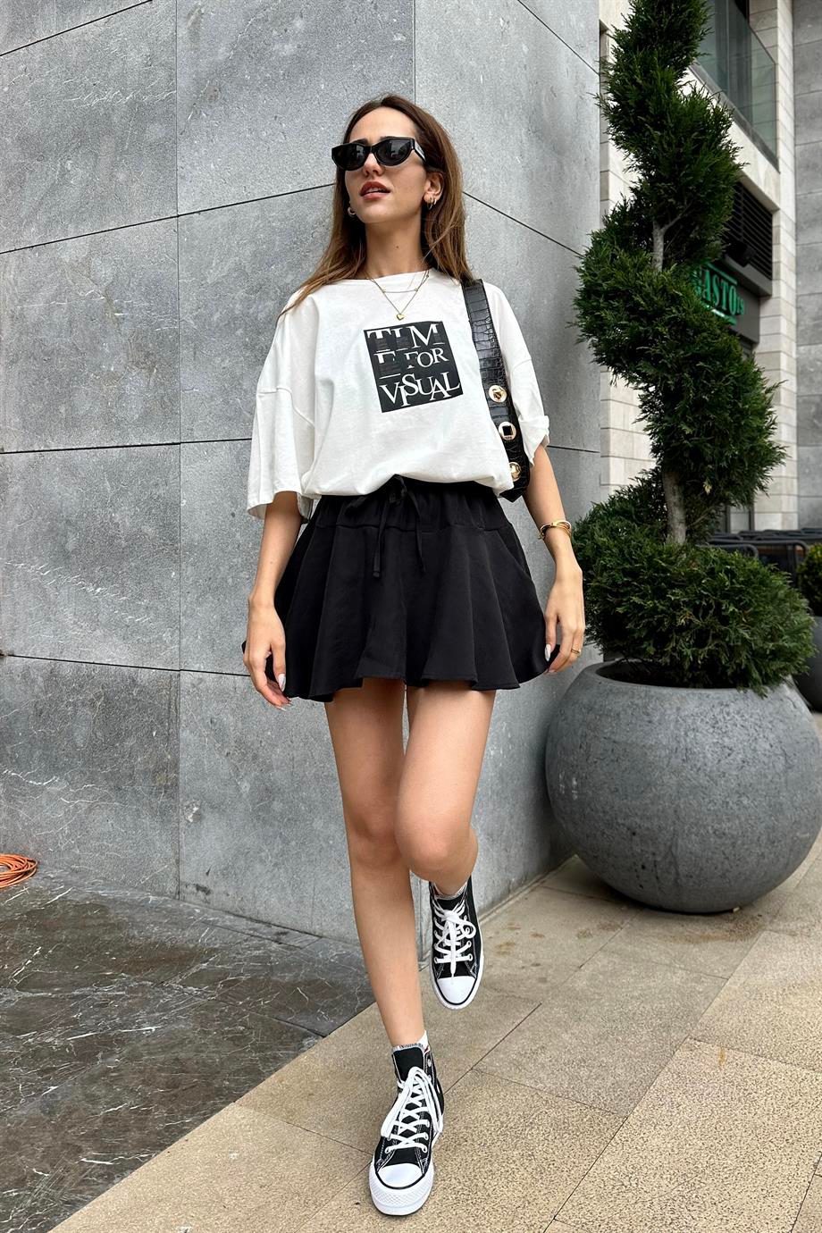 Siyah Dokuma Kumaş Şort Etek - Kadın Etek Modelleri - Nazliye Moda | Kadın Giyim Modası