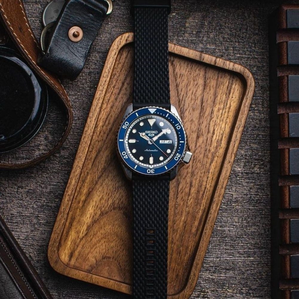 Seiko 5 Sports SRPD71K2 Erkek Kol Saati