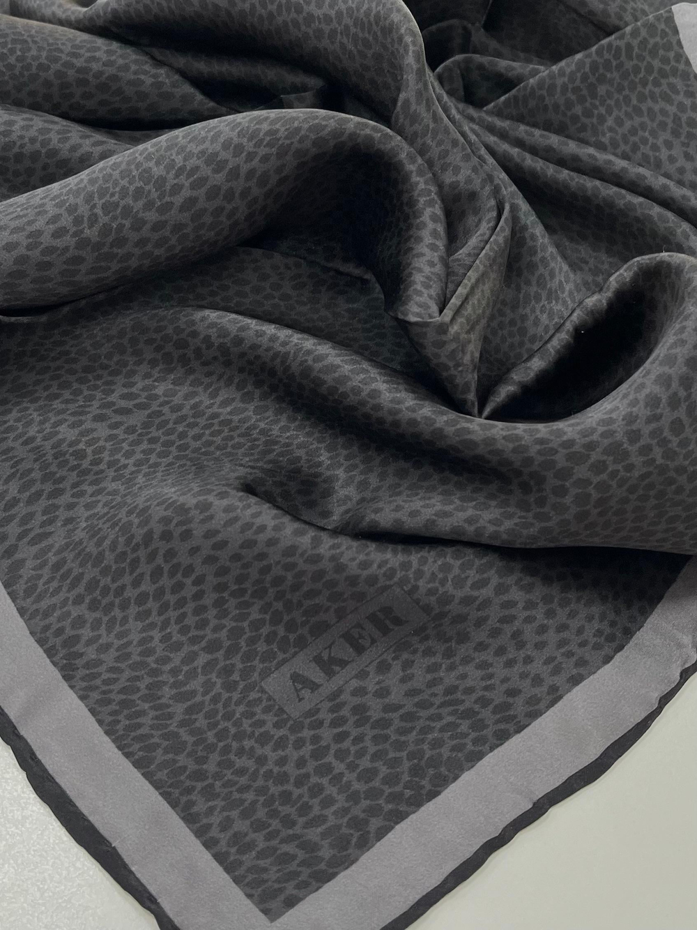 Aker İpek Eşarp - 8957713-915 Füme Twill