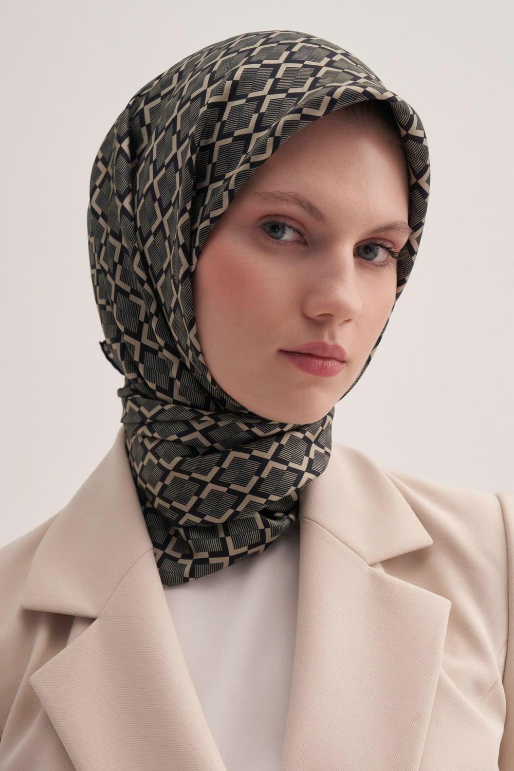 Aker İpek Eşarp - 8975713-931 Füme Twill