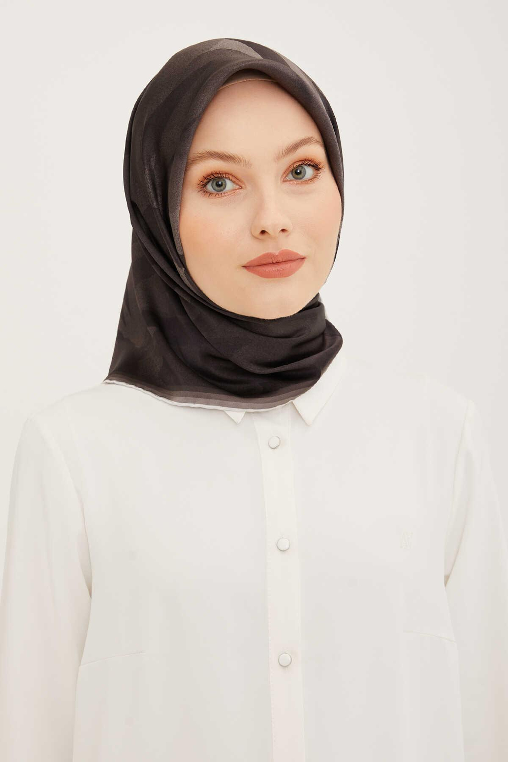 Armine İpek Eşarp 2023 Yaz 8953-51 Sura