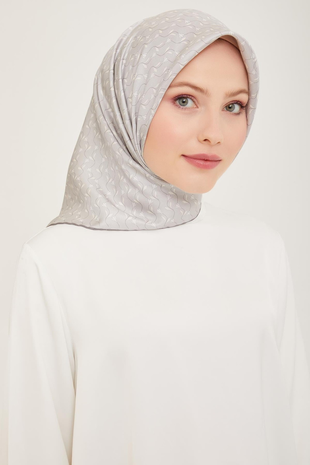 Belli İpek Eşarp - 4001-04 Gümüş Twill