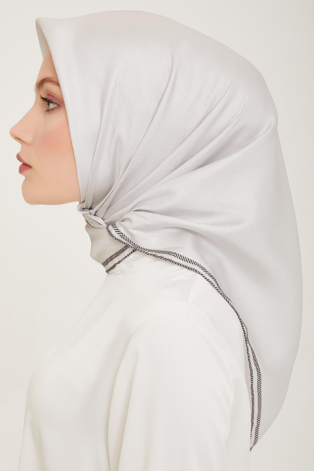 Belli İpek Eşarp - 4009-10 Gümüş Twill