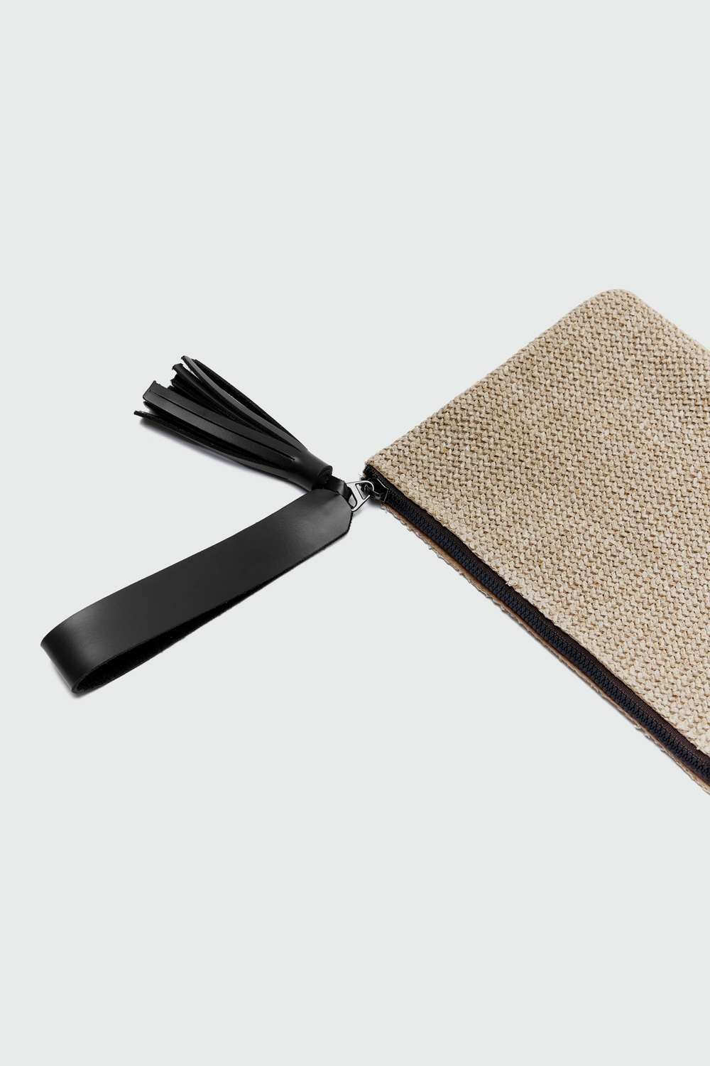 Juno Püskül Detaylı Hasır Clutch Çanta Siyah