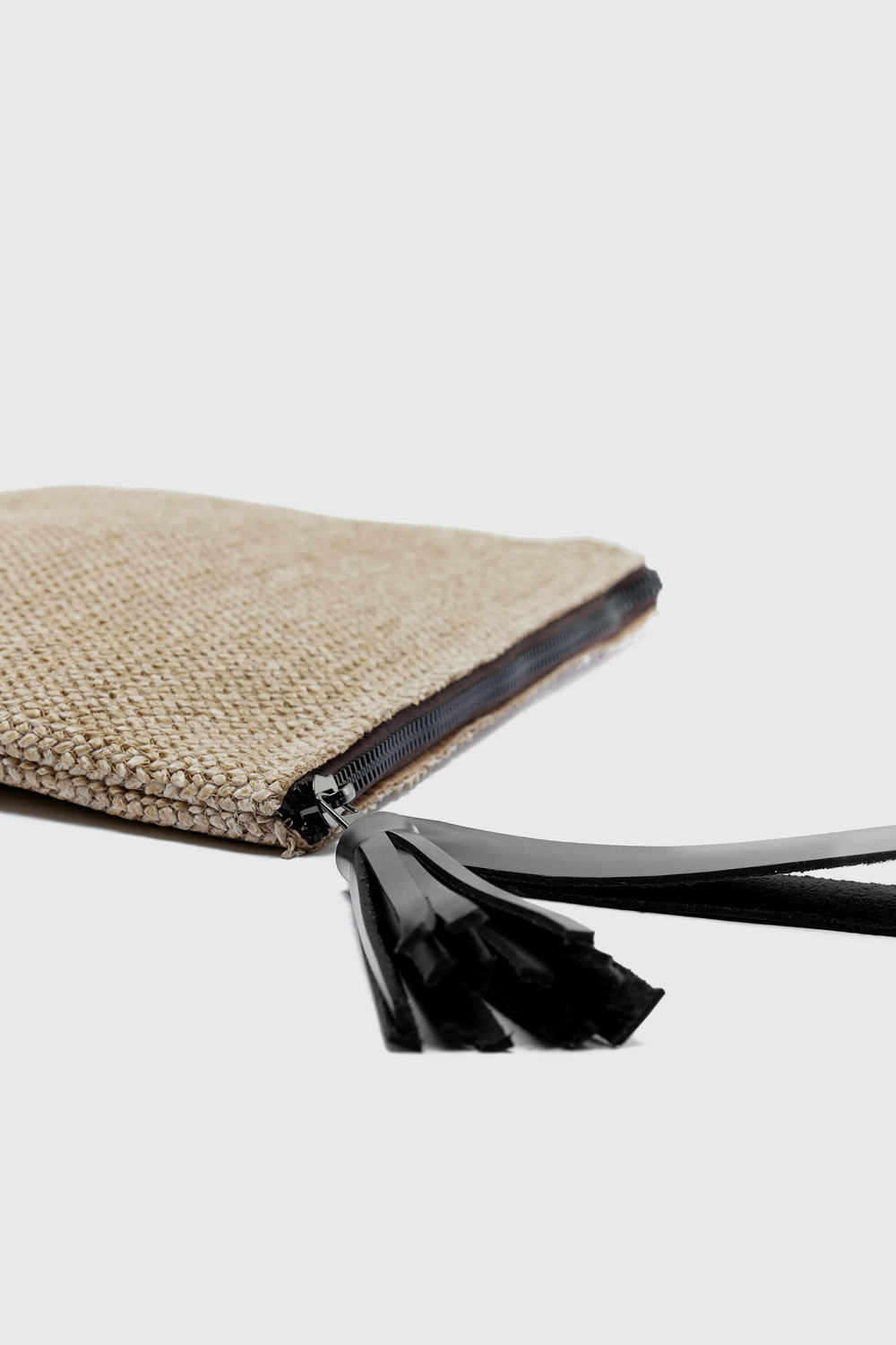 Juno Püskül Detaylı Hasır Clutch Çanta Siyah