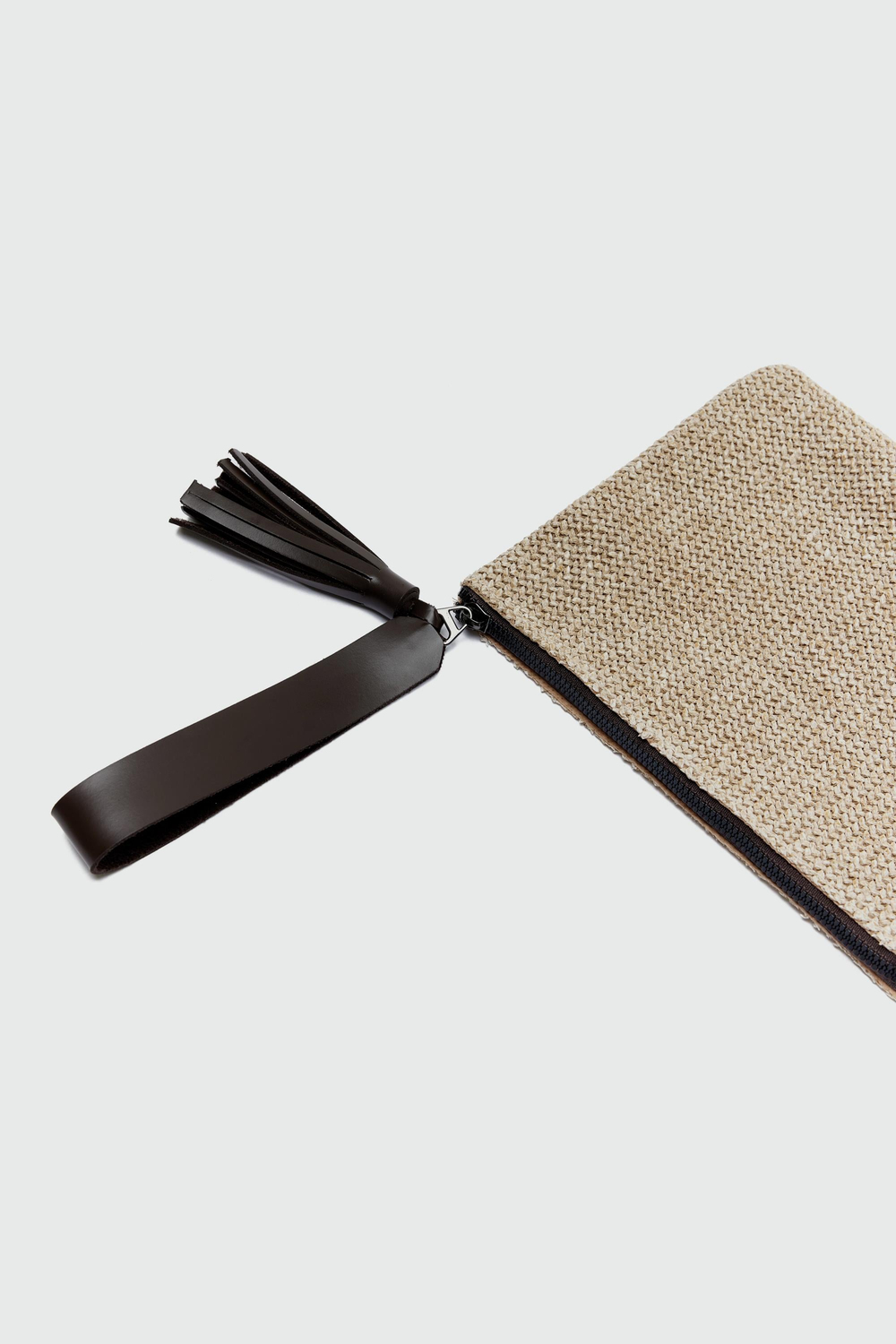 Juno Püskül Detaylı Hasır Clutch Çanta Kahve