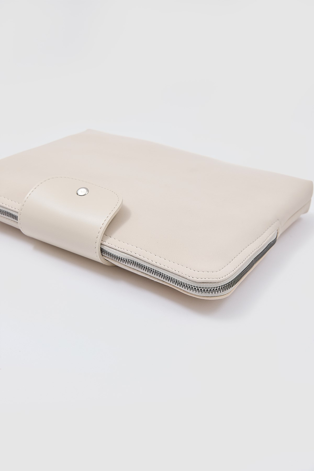 Case “13 Laptop Çantası Krem
