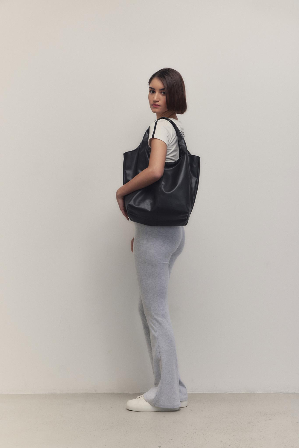 Pamela Gondol Omuz Çantası Siyah