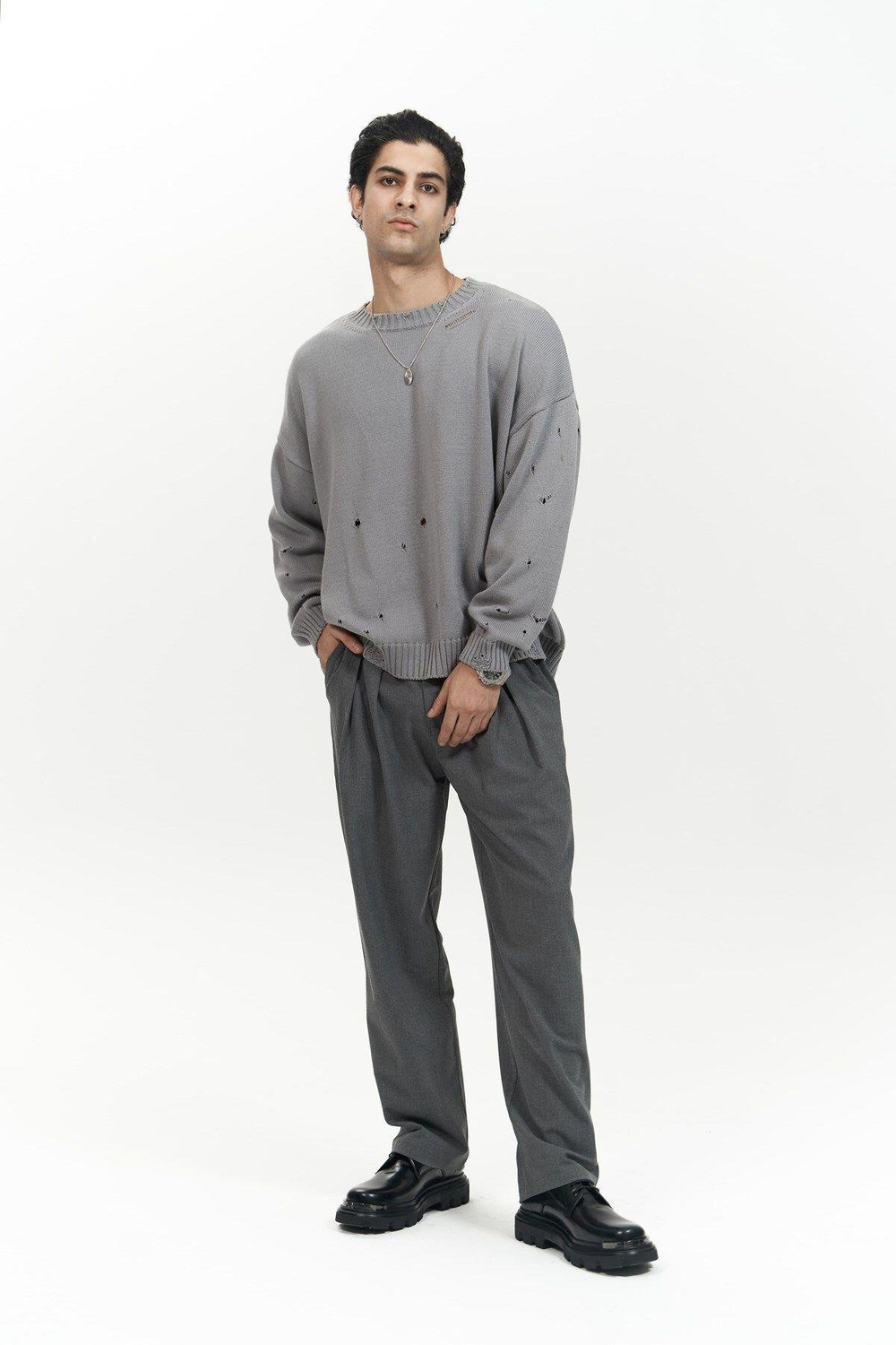 Alec Fitilli Yırtık Detay Füme Erkek Triko Kazak