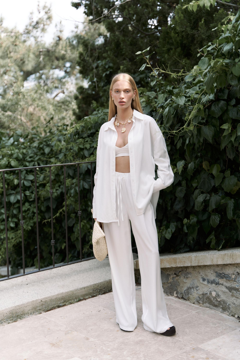 Nunzia Arka Detaylı Ekru Oversize Gömlek Pantolon Takım