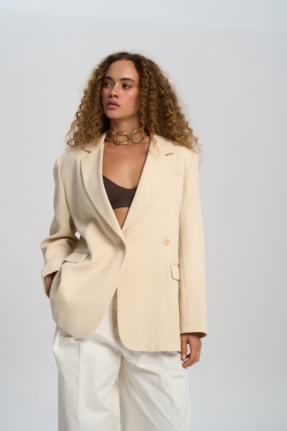 Solara Arkası Düğmeli Naturel Blazer