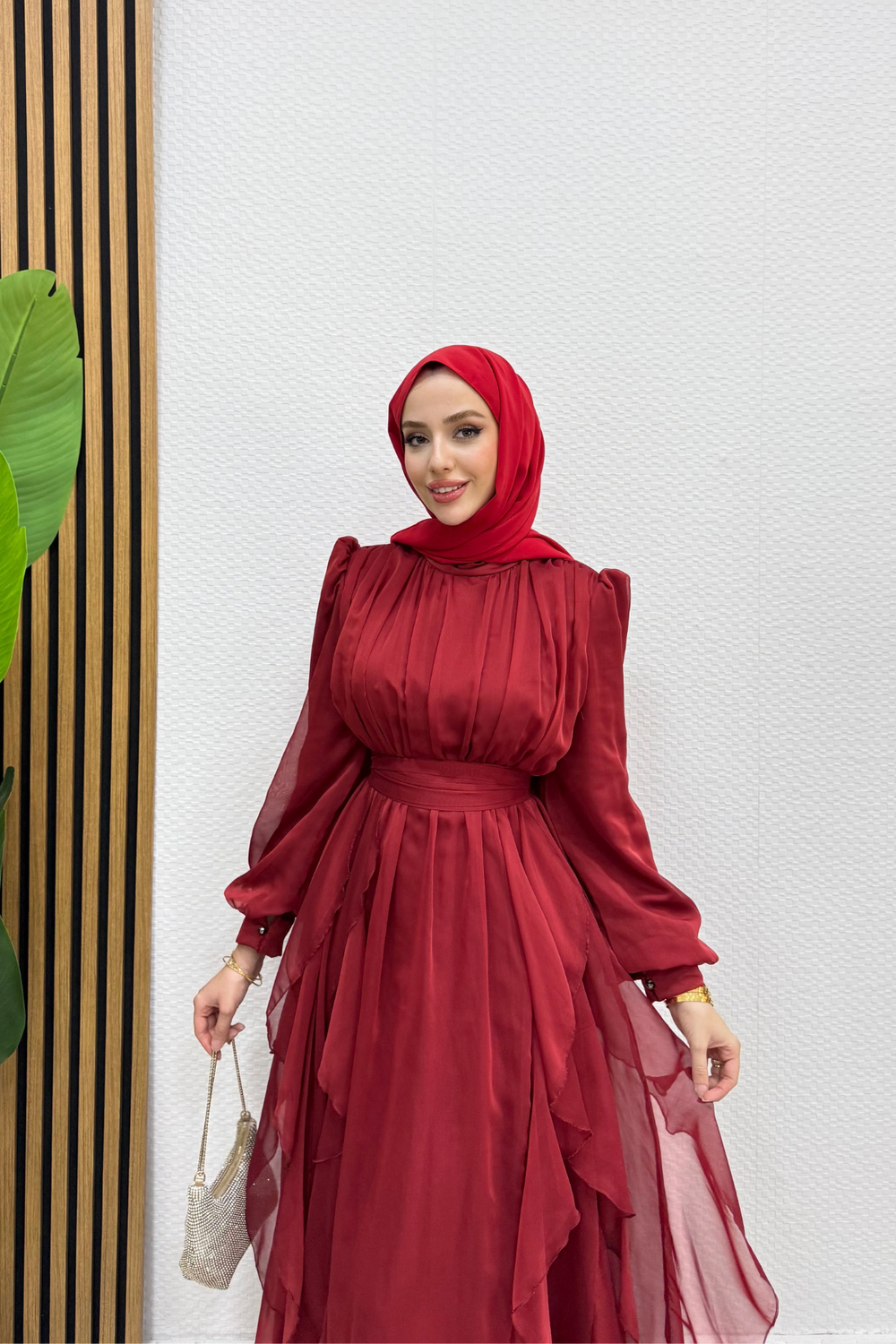 Fırfırlı Kuşaklı Şifon Tesettür Abiye Bordo