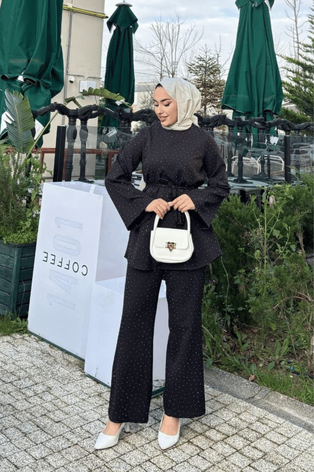 Mila Zarif Dokulu Siyah Takım