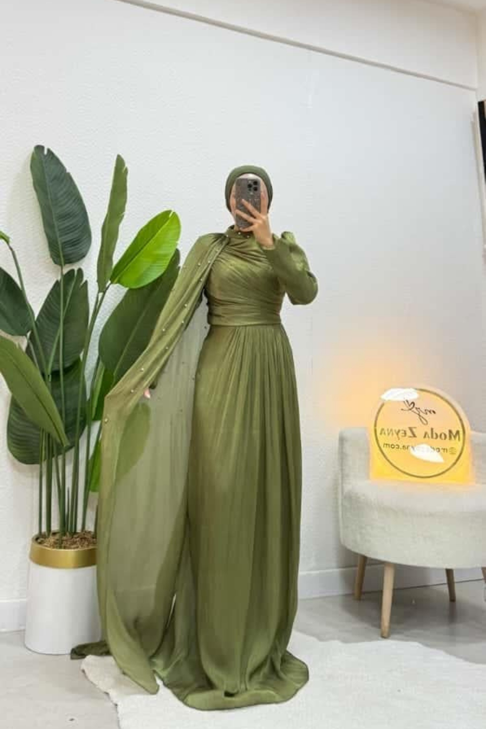 Sofya Couture Haki Taş İşlemeli Pelerin Abiye