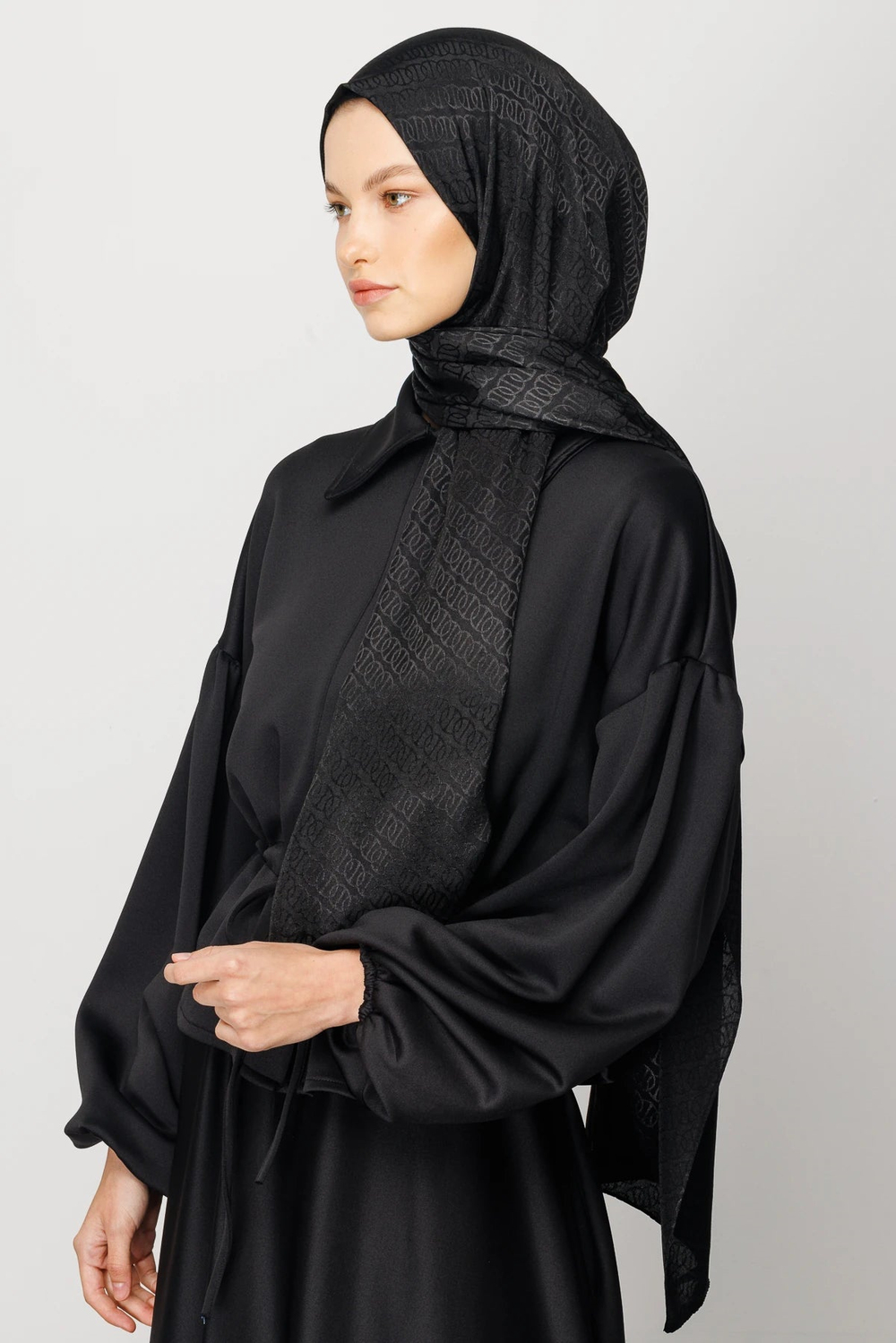 Forever Desen Parlak Jakar Şal - Siyah