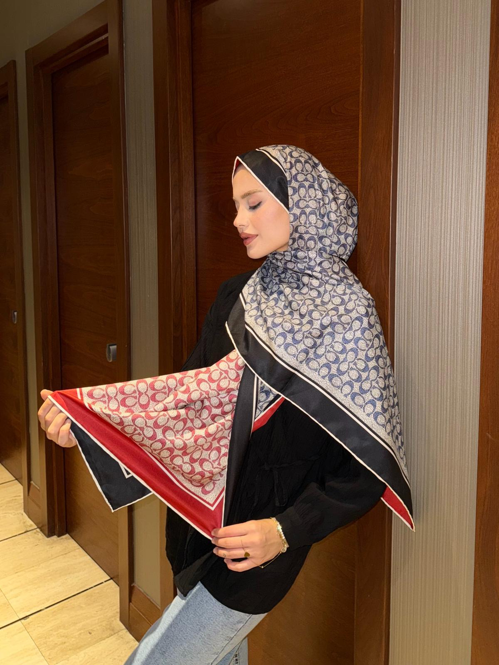 İthal Siyah & Kırmızı C Desen Twill İpek Şal 