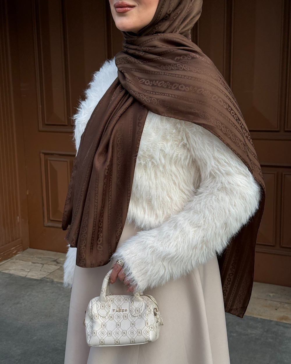 Kahverengi Şerit Desen Jakar Şal