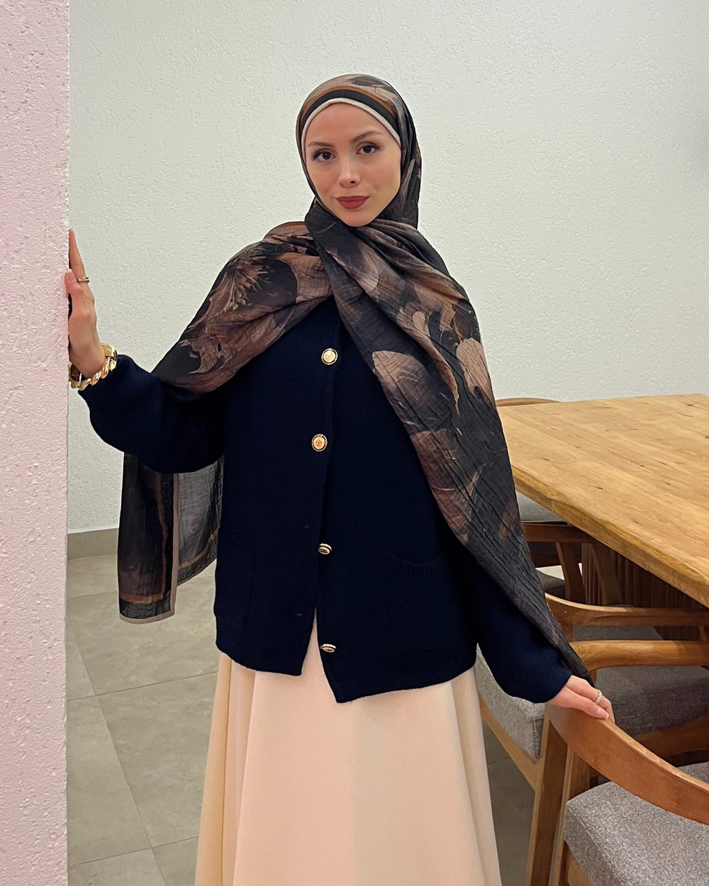 Koyu Vizon Floral Desenli Müslin Şal