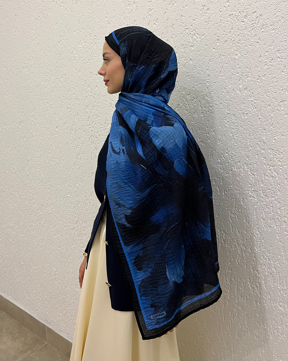 Lacivert Floral Desenli Müslin Şal