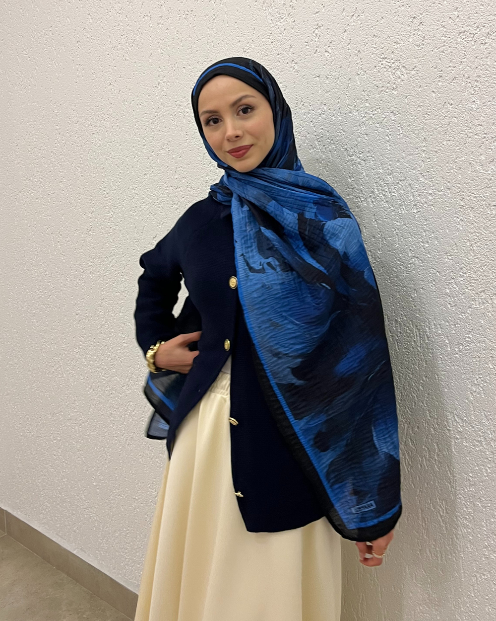 Lacivert Floral Desenli Müslin Şal