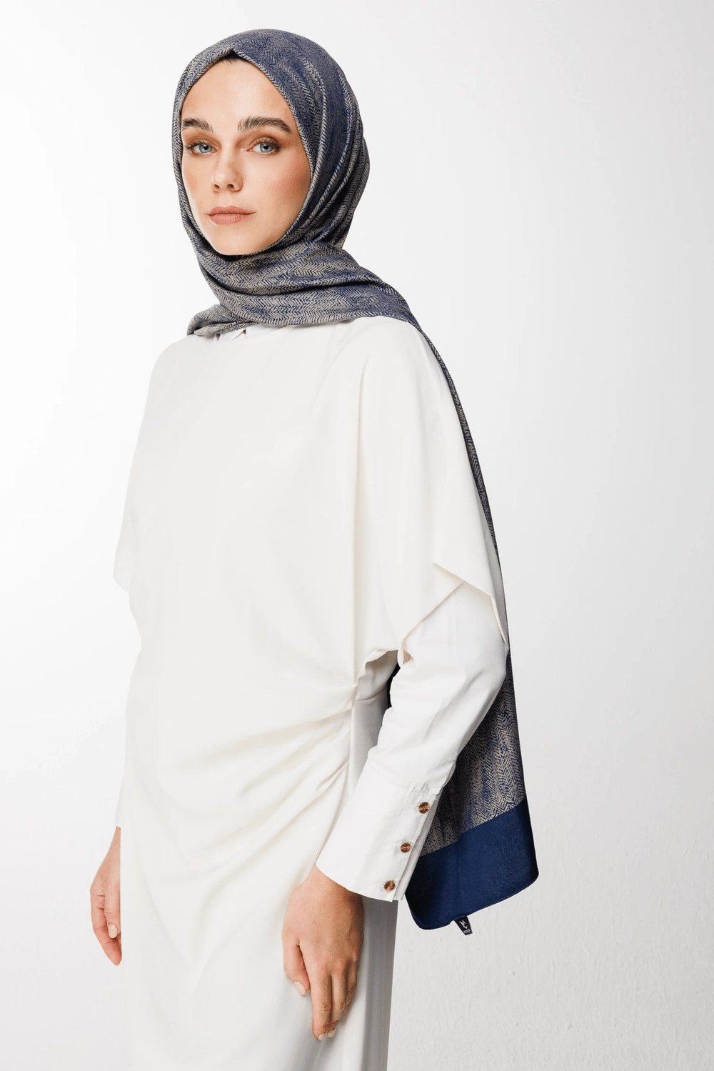 Sahra Desen Çift Taraflı Şal - Lacivert-Bej