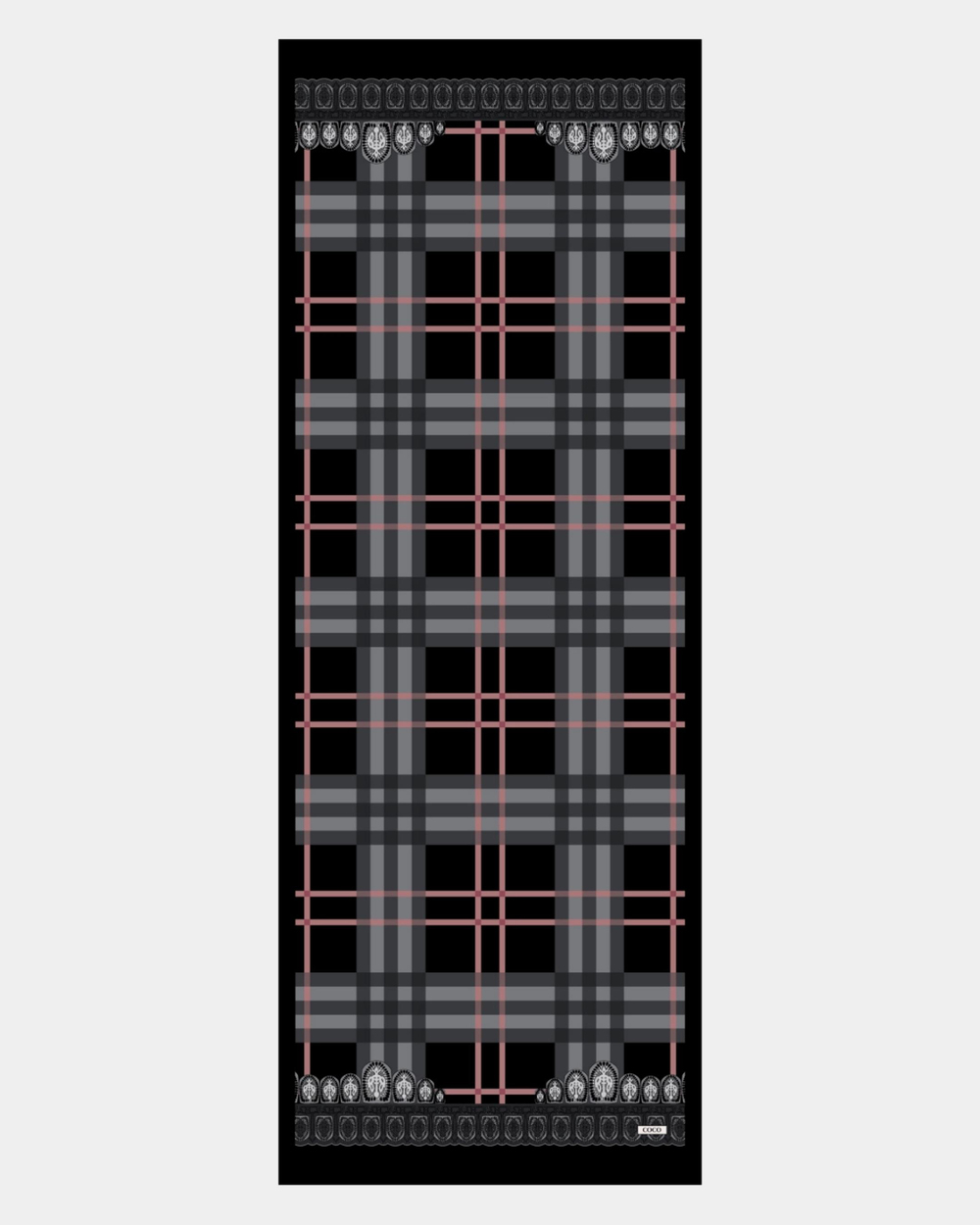 Şule'nin Siyah Tartan Desen Şal Tercihi 