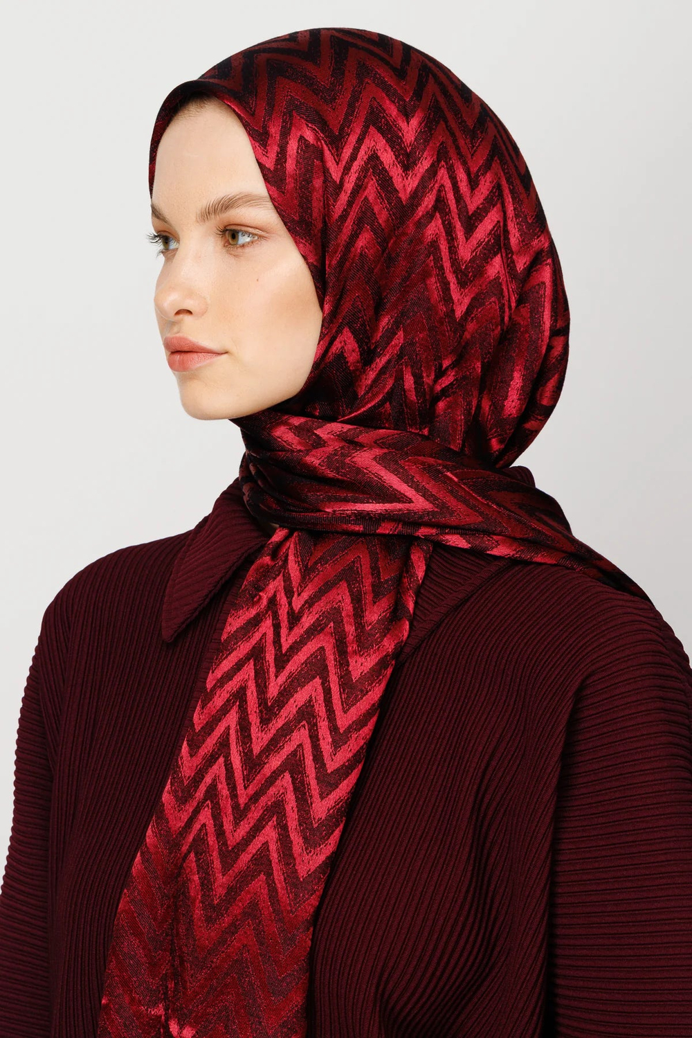 Zikzak Desen Parlak Jakar Şal - Bordo