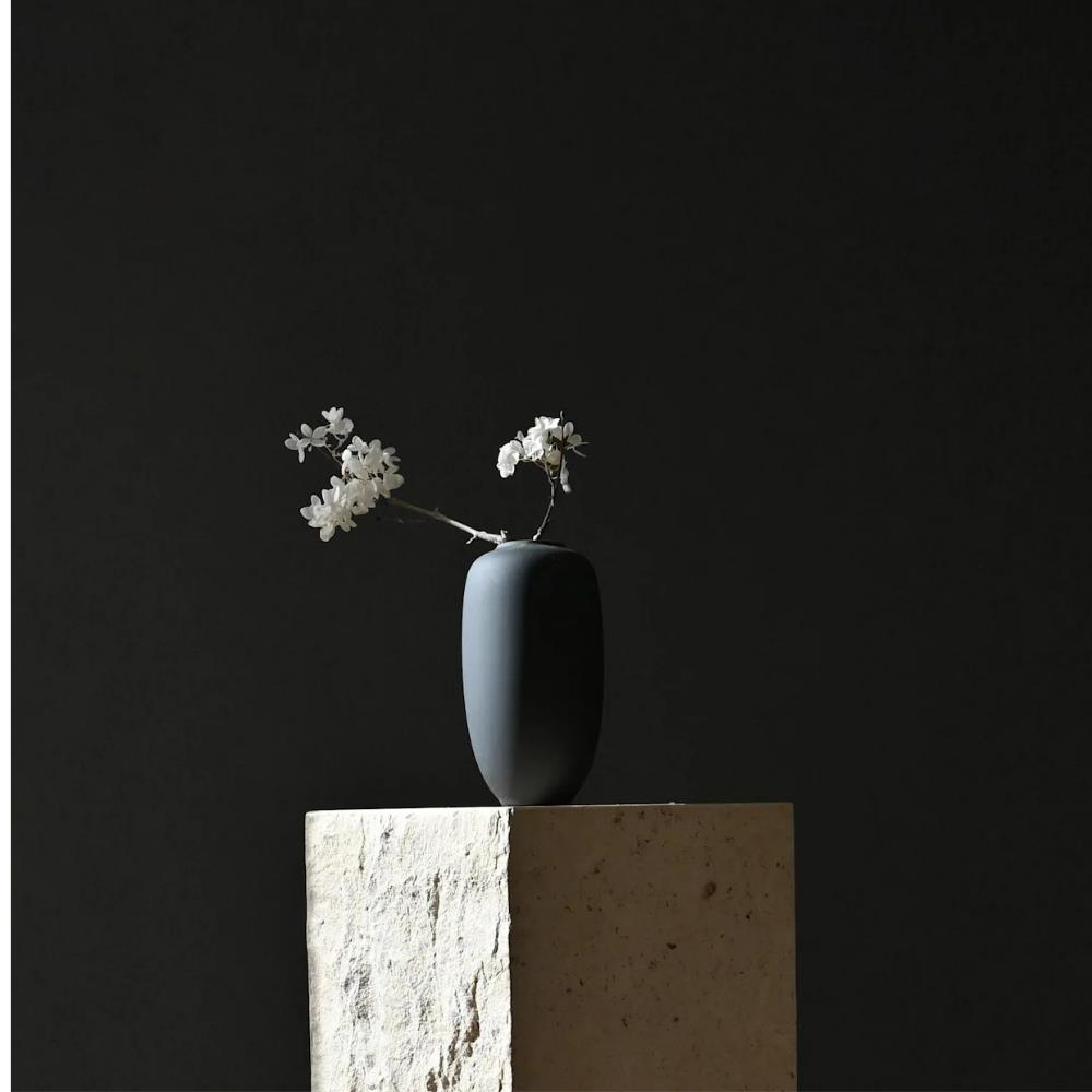 101 Copenhagen Sunao Slim Petit Black Vase