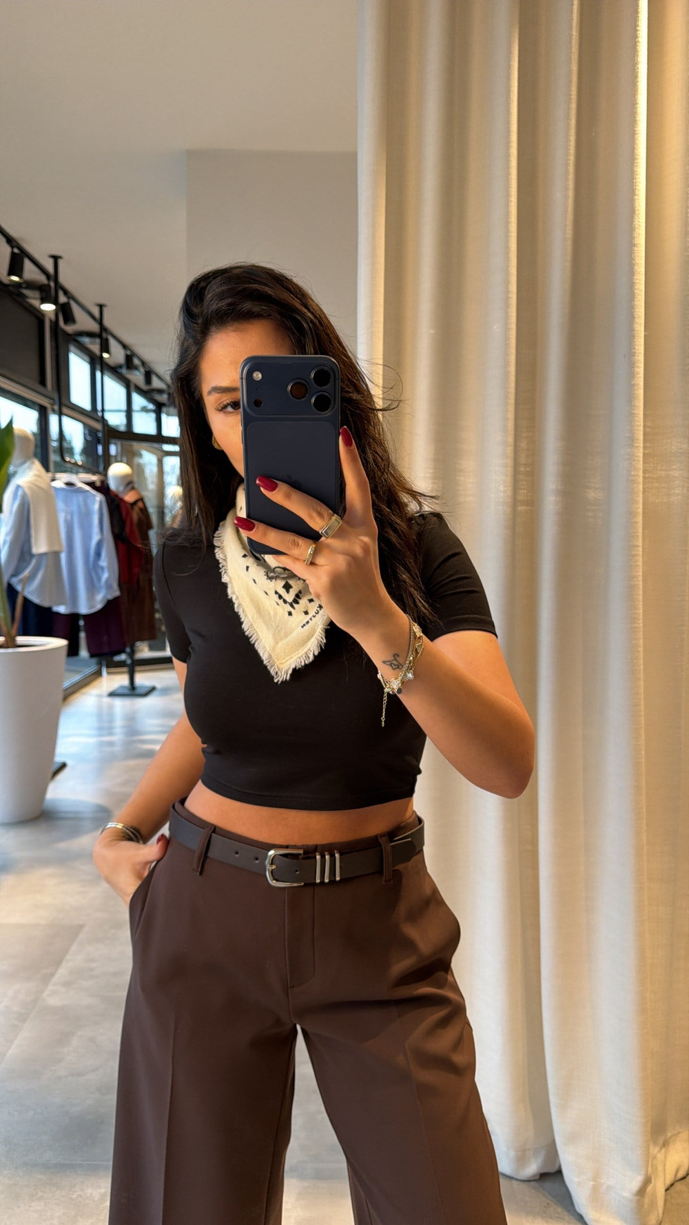 Siyah İshbel Crop