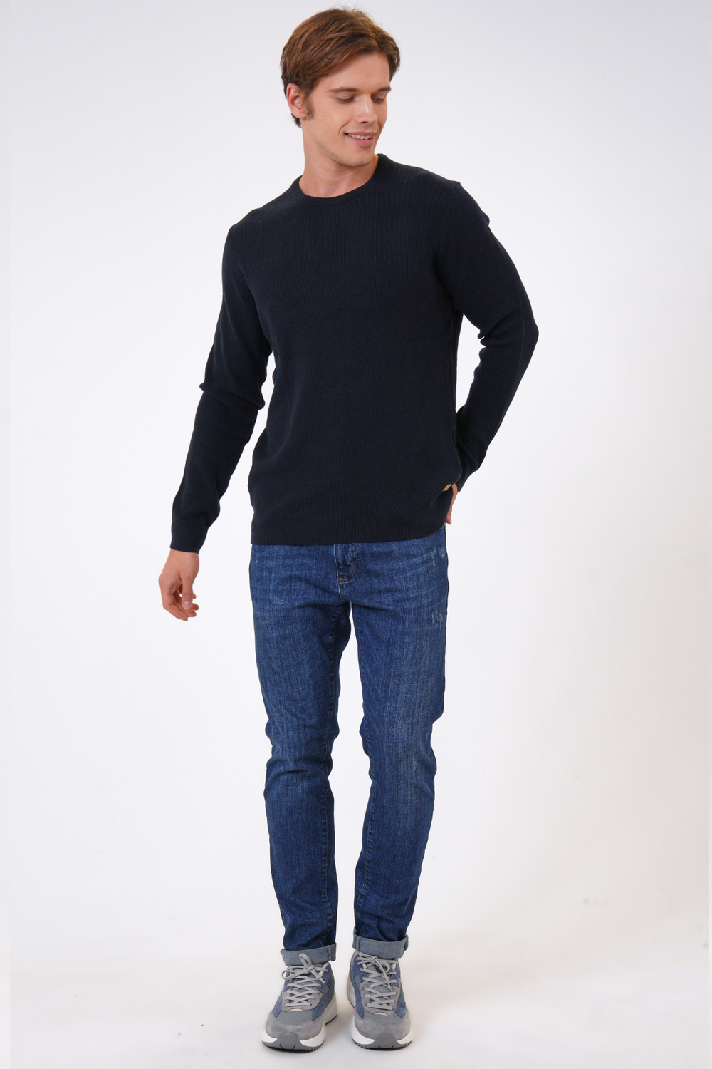 Siyah Regular Fit Jakarlı Pamuklu Bisiklet Yaka Triko