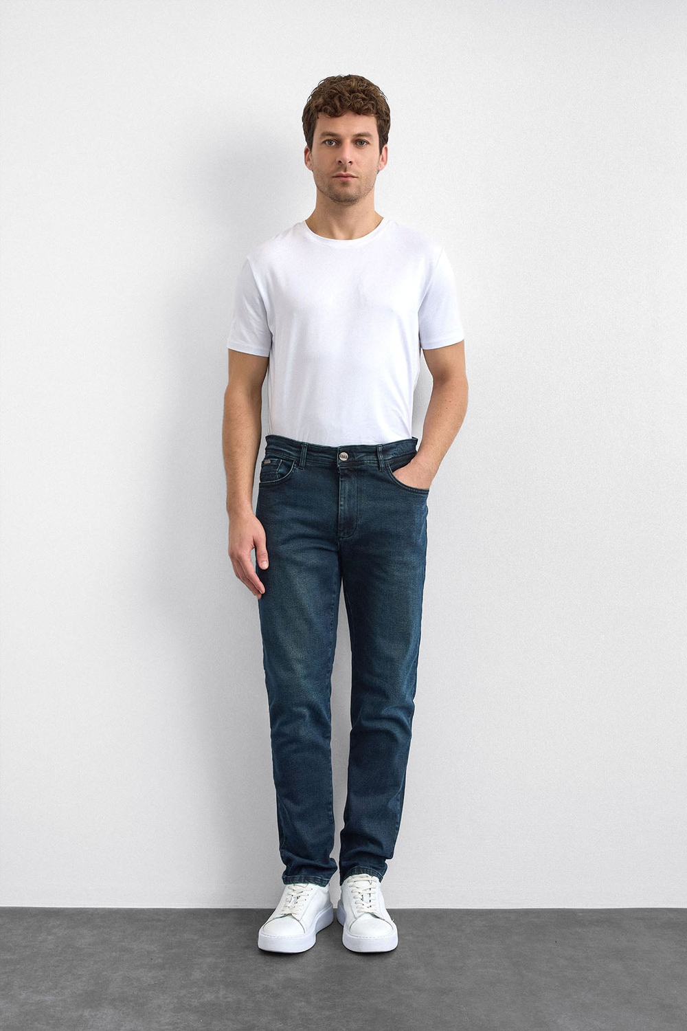 Koyu Lacivert Slim Fit Denim Pantolon
