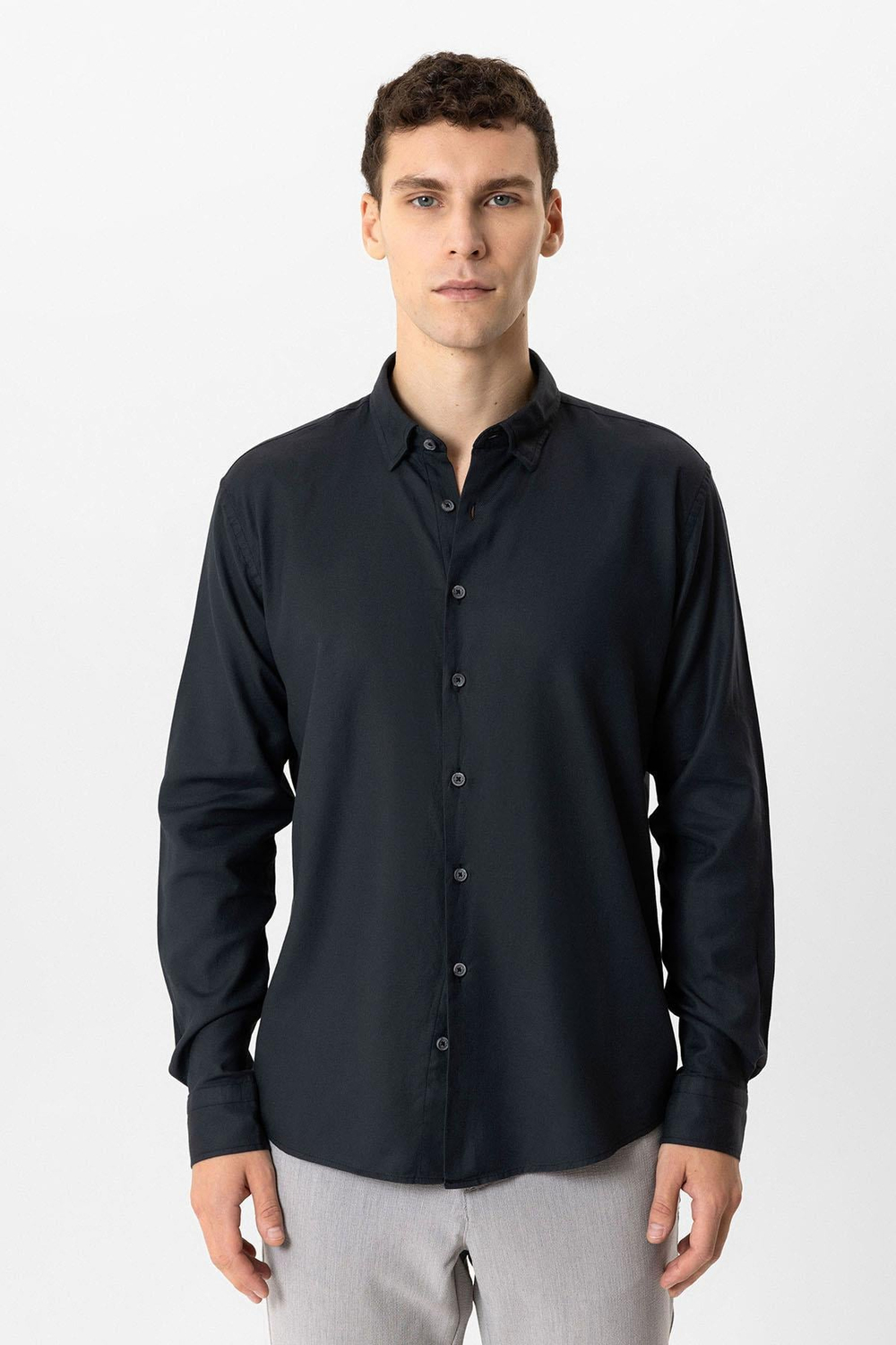 Siyah Slim Fit %100 Pamuk Dokuma Gömlek 