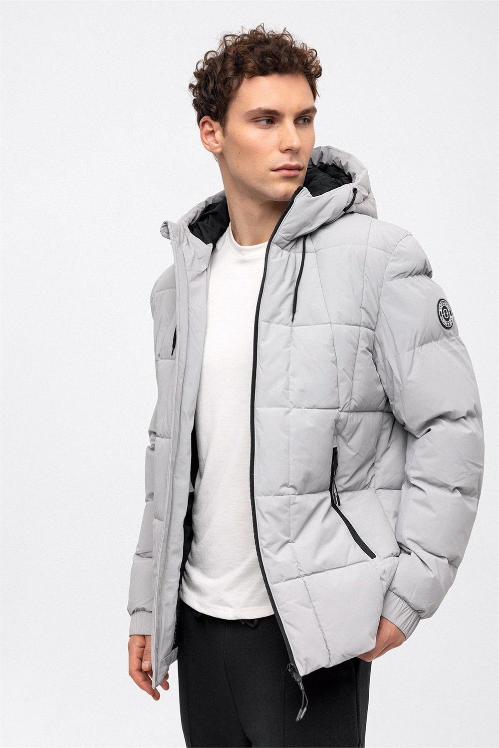 Gri Regular Fit Su Geçirmez Termostatik Kapüşonlu Puffer Mont