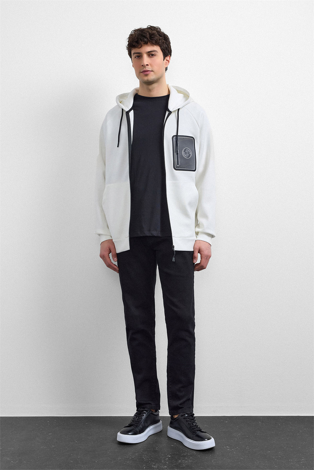 Beyaz Kapüşonlu Regular Fit Sweatshirt