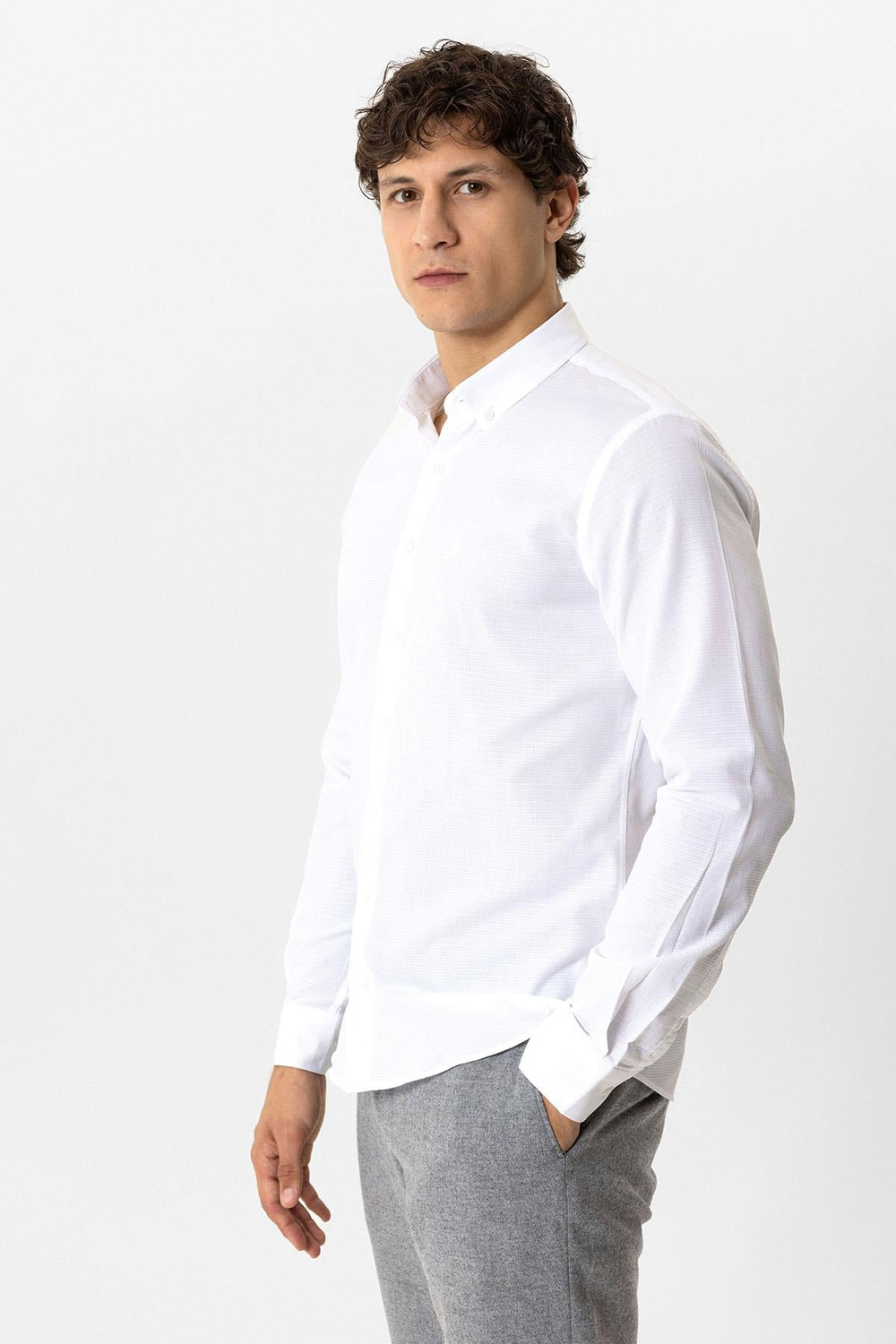 Beyaz Slim Fit Armürlü Pamuklu Gömlek 