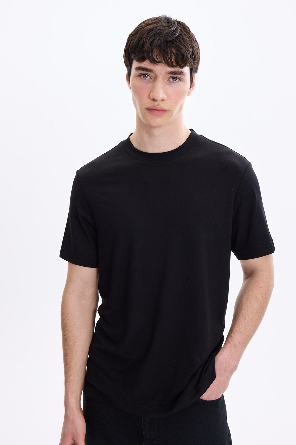 Regular Fit Bisiklet Yaka Siyah Tişört