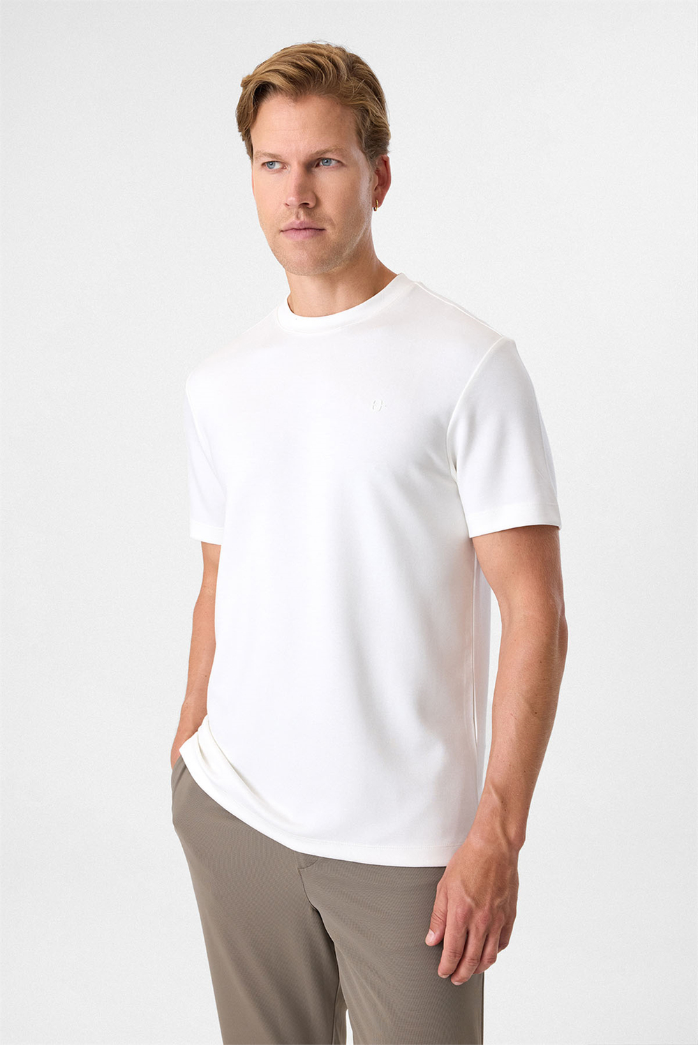 Regular Fit Beyaz Basic Tişört