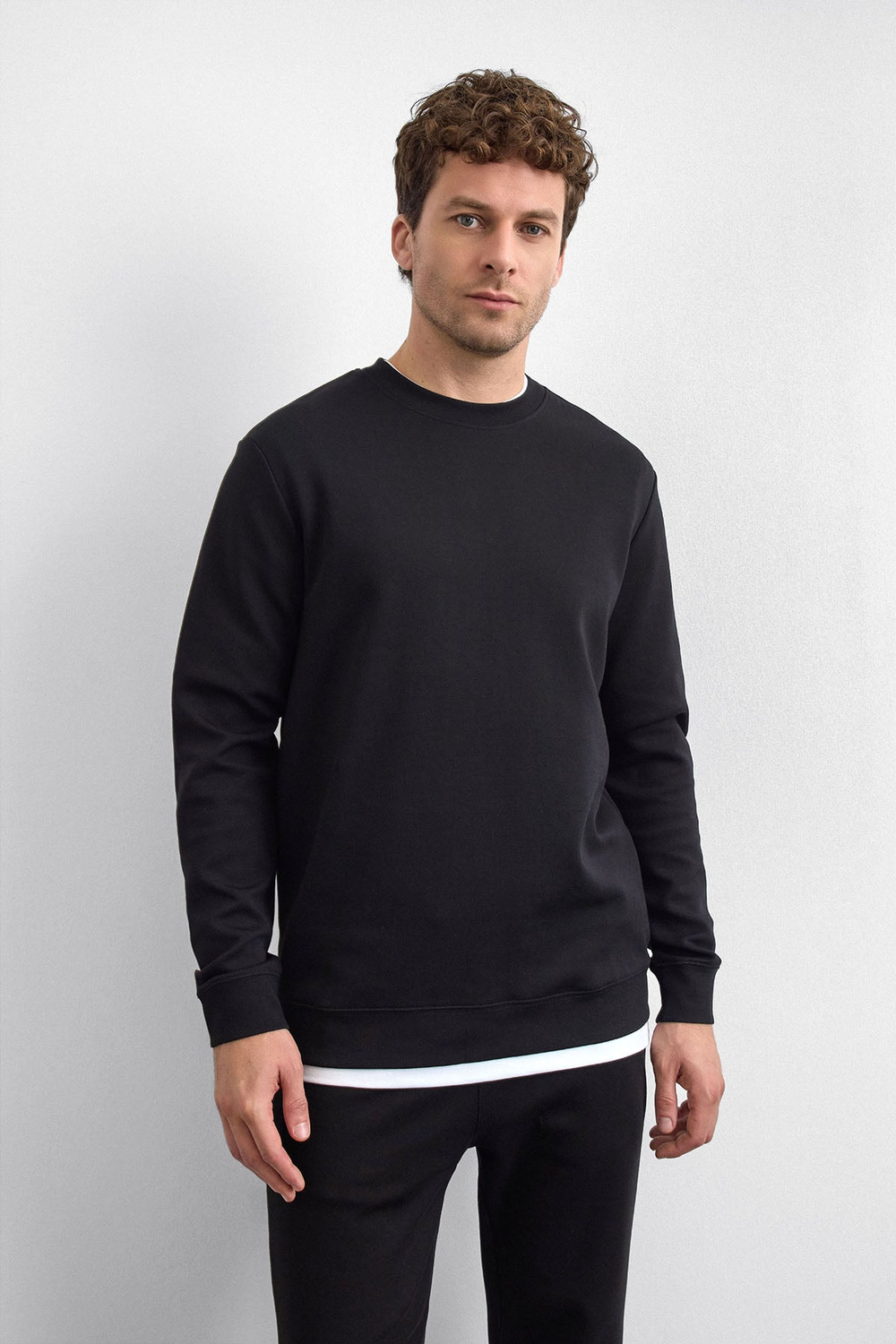 Siyah Regular Fit Bisiklet Yaka Sweatshirt