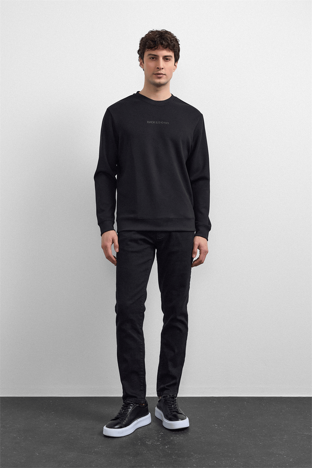 Siyah Regular Fit Bisiklet Yaka Sweatshirt