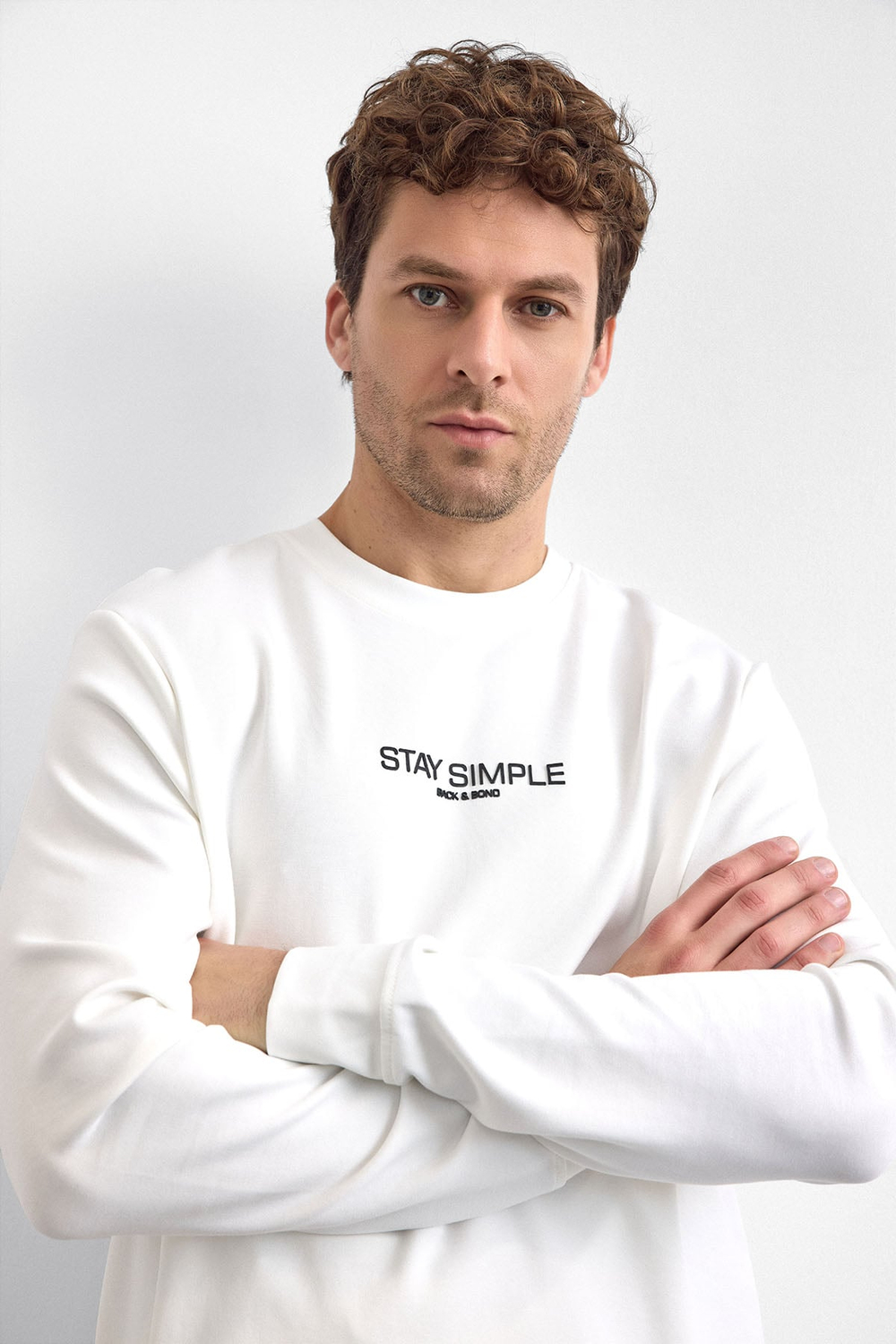 Beyaz Regular Fit Bisiklet Yaka Sweatshirt