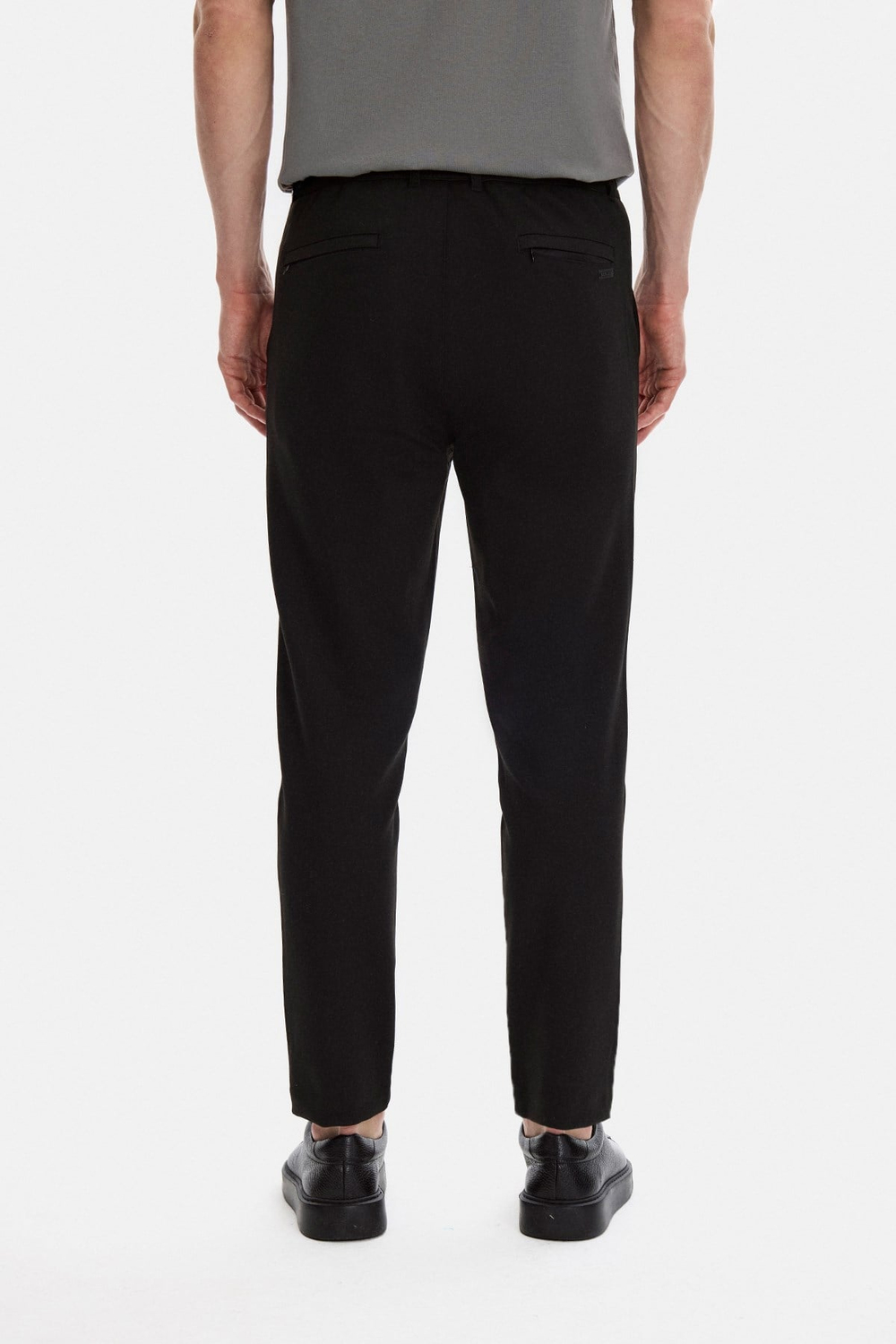 Siyah Regular Fit Diagonel Jakarlı Örme Pantolon