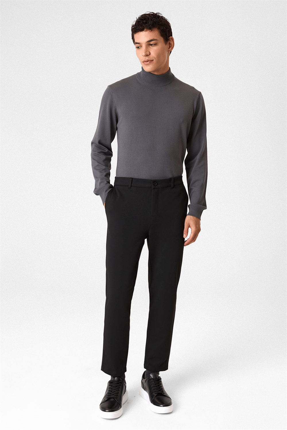 Siyah Regular Fit Diagonel Pantolon